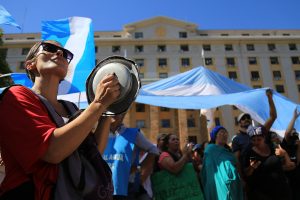 &iexcl;El agua... / por: Silvia Nassif