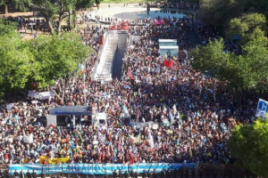 Guerra del agua... / por: Oscar Soto