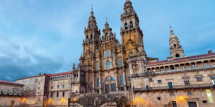Catedral-de-Santiago-de-Compostela-850×429