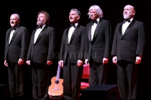 Les Luthiers, encuentro con sonrisas