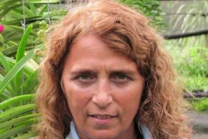 Razones terrestres / por: Adelina Lo Bue S.