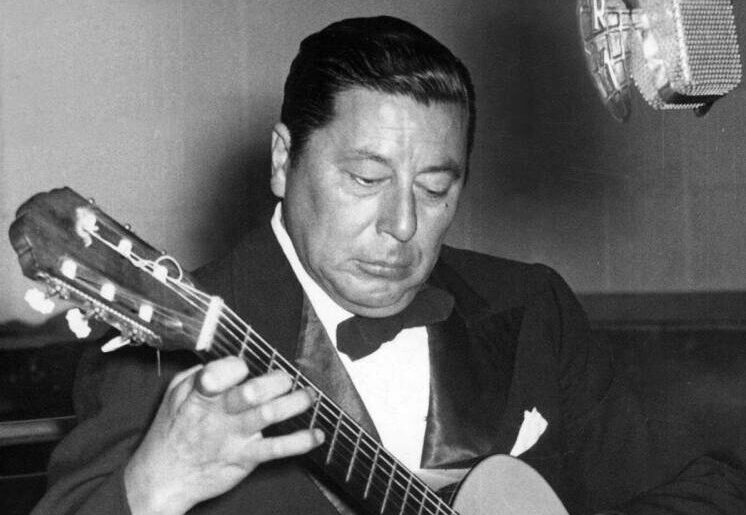 Atahualpa Yupanqui, "las penas son de nosotros..."