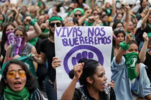 Si nuestras vidas no valen... / por: Noelia Naranjo