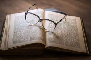 La vida a través de un libro / por: Hugo Bayón Cervero