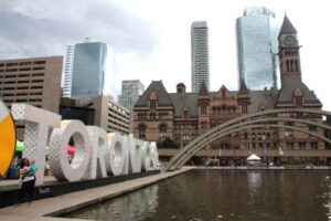 Días de radio / por: Rodrigo Briones