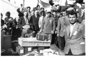 Los argentinos venimos de los barcos 1 / por: Amadeo Hugo Robert-Gilaberte