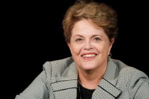 Brasil: Dilma advirtió que Bolsonaro intenta dar un "golpe dentro del golpe"
