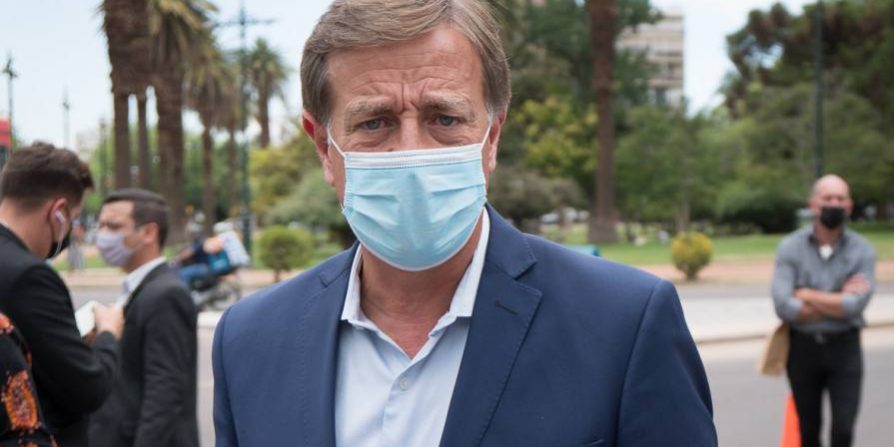 61a65305d60ff_896_607!