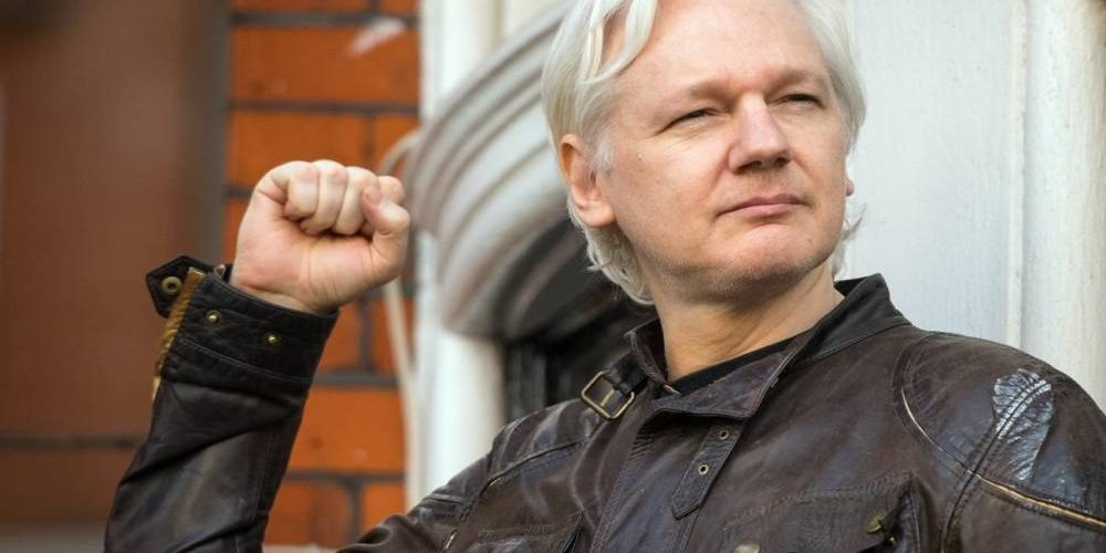 assange-hoy-esta-asilado-en-una-prision-de-maxima-seguridad-1109091