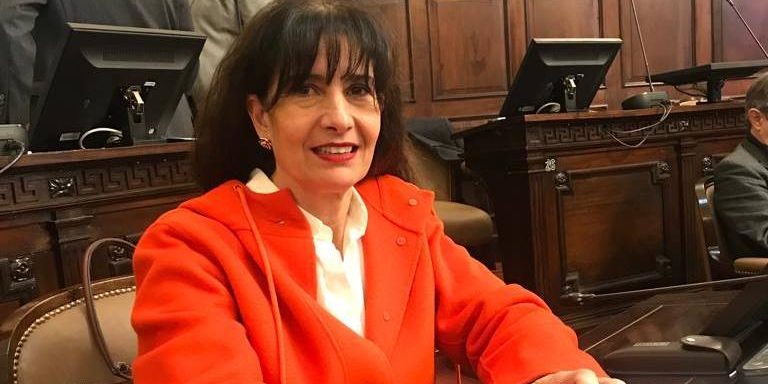 b5ab6272-a090-4b5b-8ca7-4d50c570483a