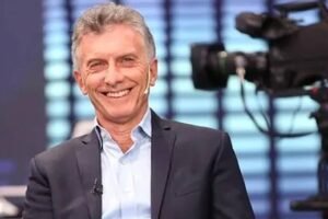 Contemos mil mentiras, que la Embajada nos protege / por: Carlos Valle