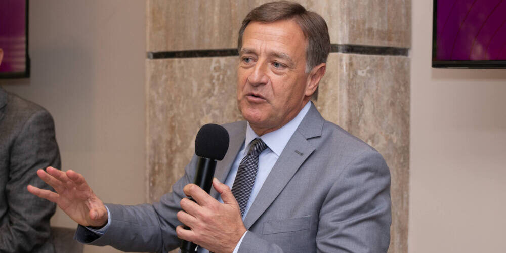 056ae040-8adf-2f37-1919-d66ed112b782