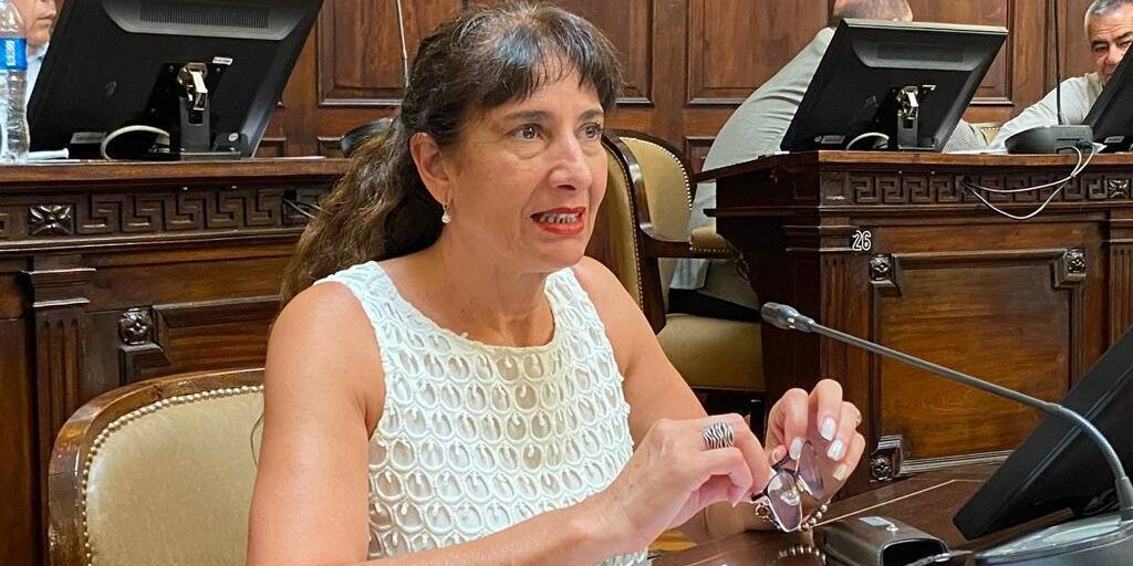 a6c531b1-7743-417f-a045-17d9d5771e2d