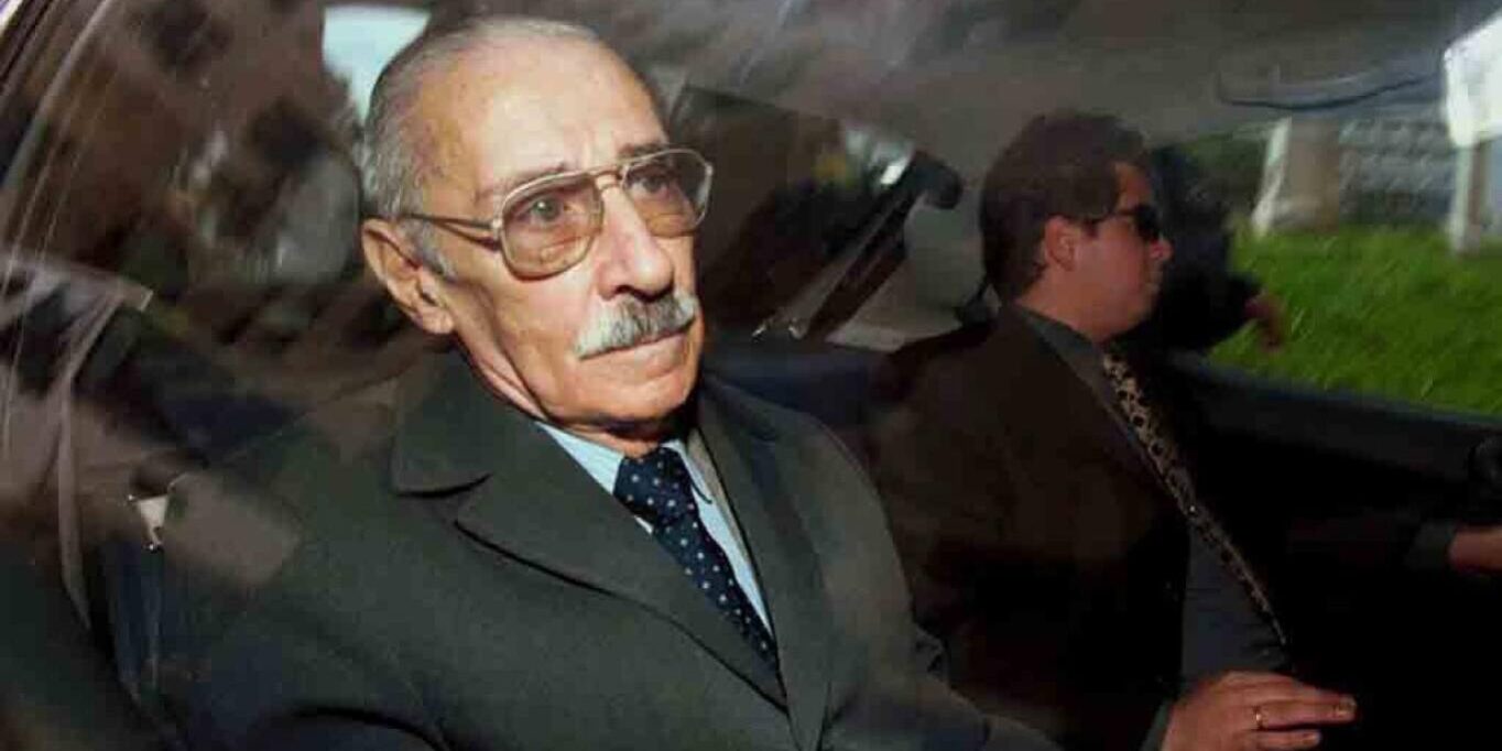 FuturaEnCasa-Jorge-Rafael-Videla