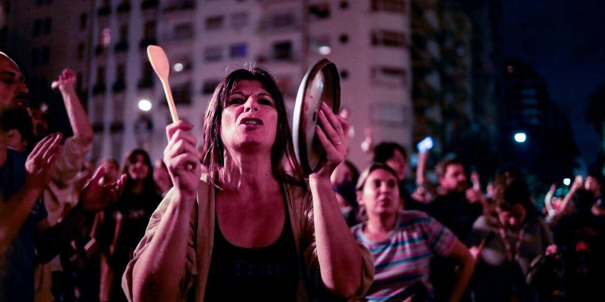 Cacerolazos-en-todo-el-pais-contra-el-megaproyecto-de-ley