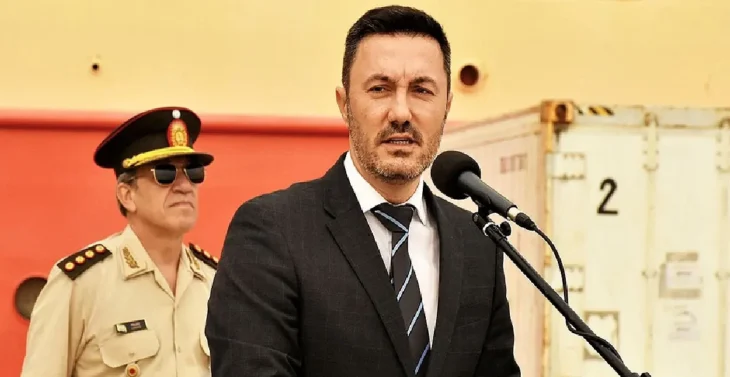 luis-petri-defensajpg