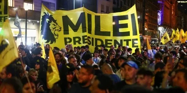 seguidores_del_candidato_presidencial_argentino_javier_milei_-_foto_reuters_1.jpg_1086514615