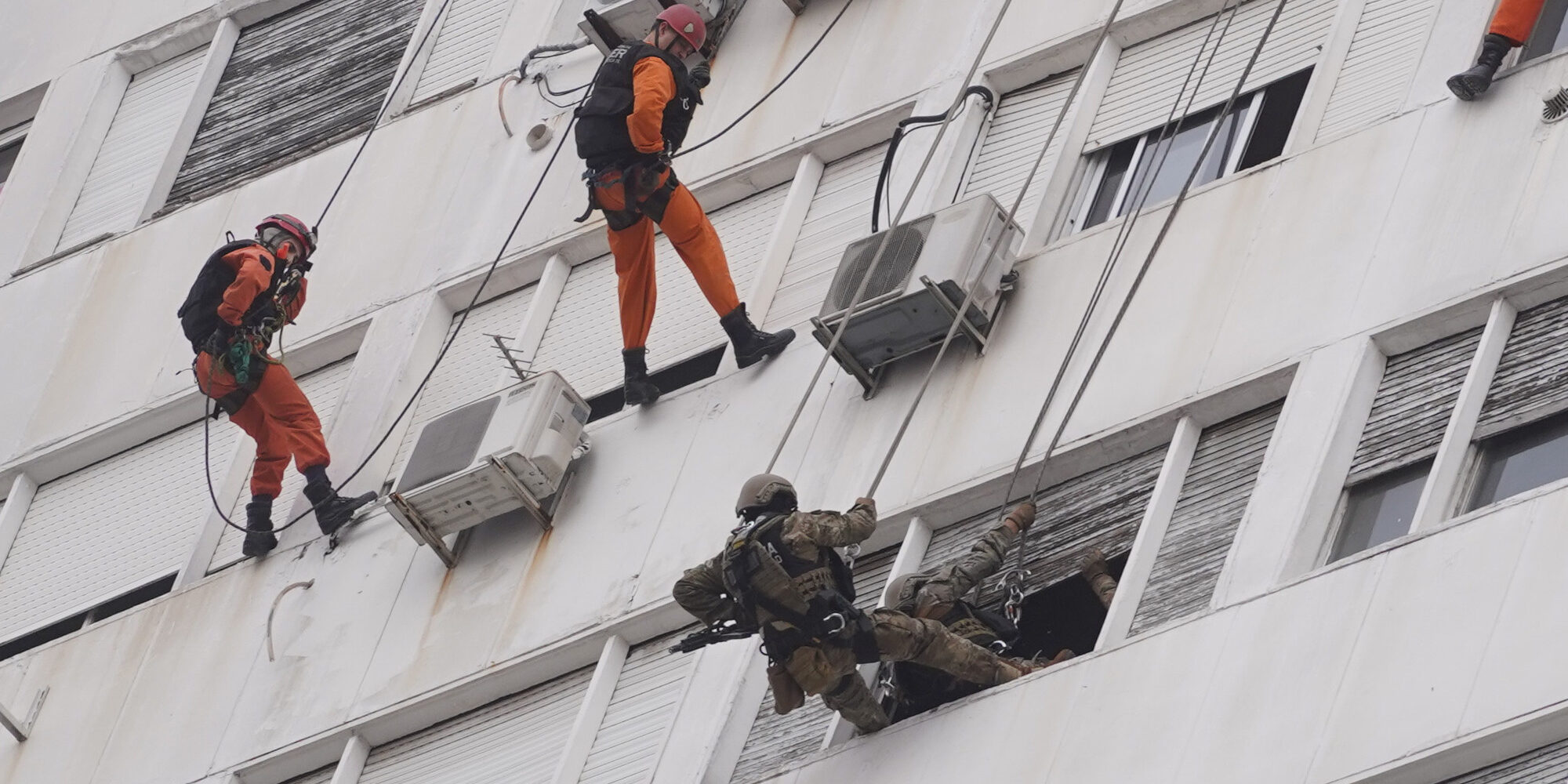 Lhlun_DeD_2000x1500__1