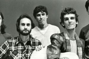 Resumen porte&ntilde;o en las manos ilustres de Spinetta Jade / por: Jorge Garacotche