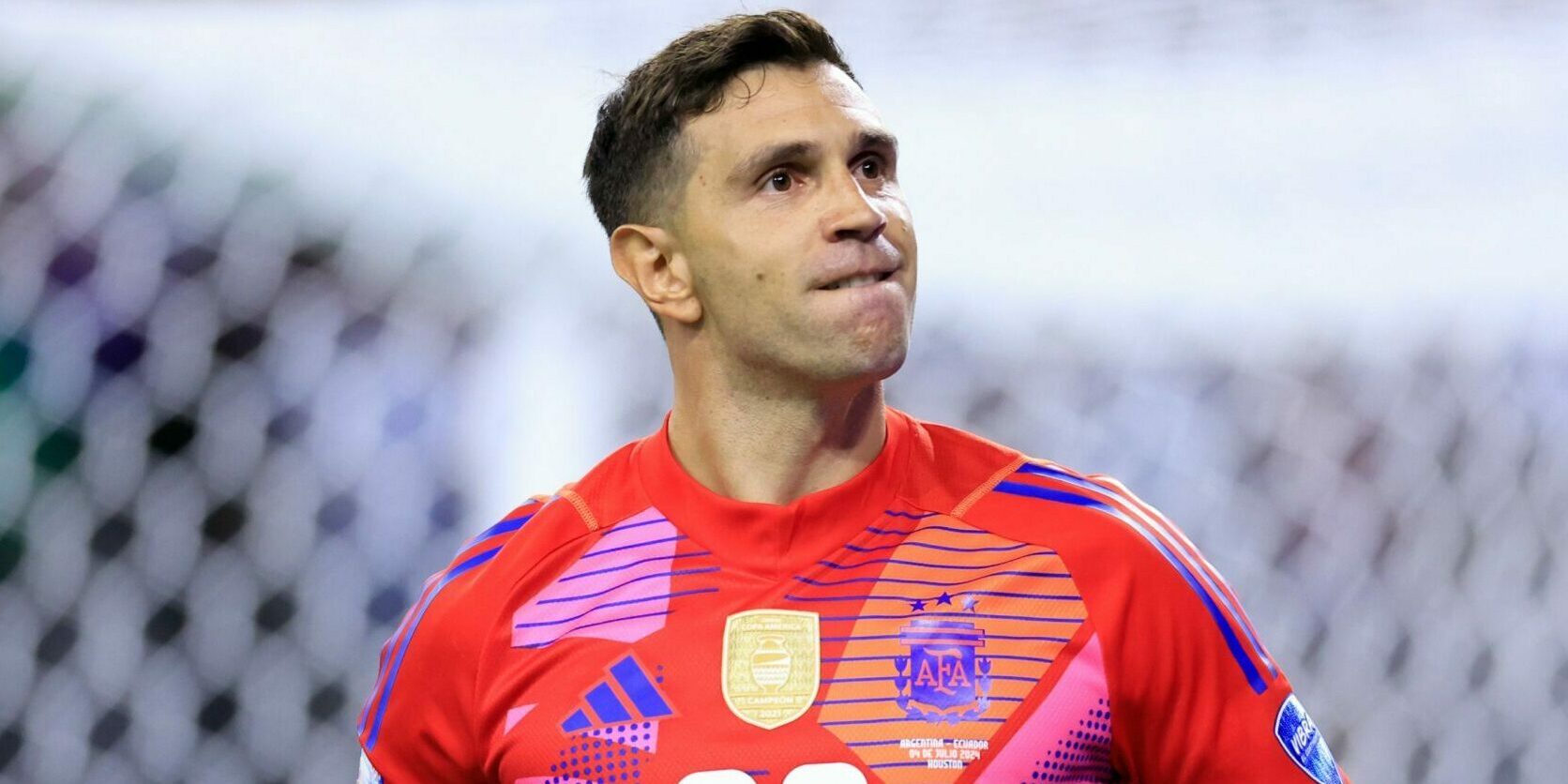 Dibu-Martinez-scaled-e1720150418345