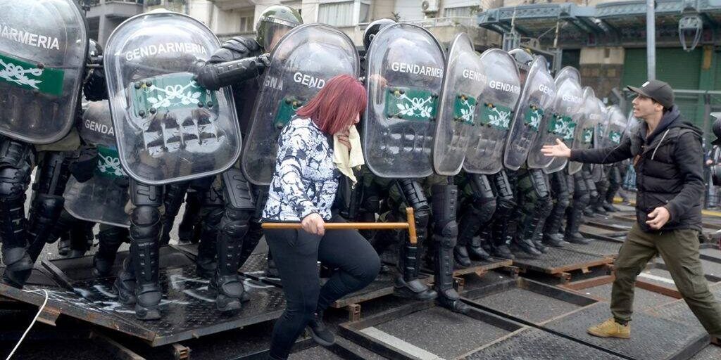 marcha-jubilados-represion-foto-pedro-perez-5-1024×683