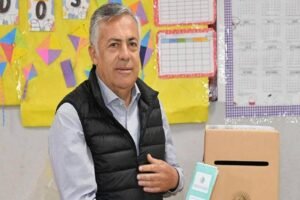 Cornejo... le sobran los votos para rechazar el jury contra el jefe de Irrigación