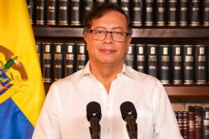 Colombia: Petro repudi&oacute; la propuesta de Uribe de una intervenci&oacute;n militar en Venezuela