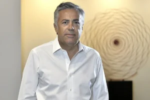 Cornejo... universidad ligada al lobby formar&aacute; a quienes ejecutan el plan extractivista