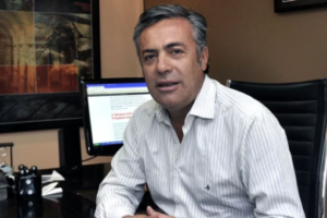 Cornejo... vigilia en el Hospital Central contra la precarización y la persecución