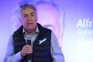 Cornejo... pidi&oacute; profundizar el plan de ajuste, analiza que la gente aguanta