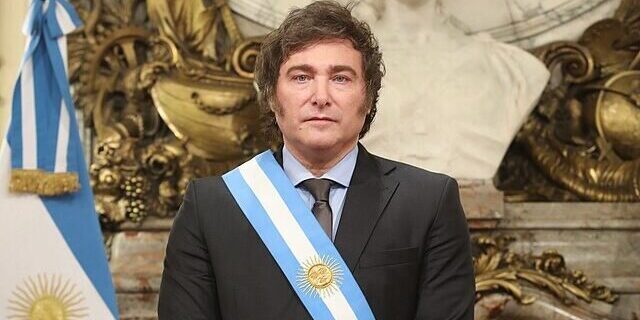 Javier_Milei_en_el_Salon_Blanco_NEW