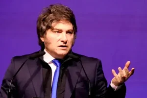 Milei... nuevo tarifazo en el &Aacute;rea Metropolitana, aumentan colectivos, subte y peajes