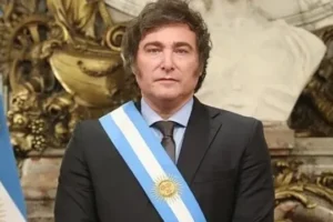 Milei... licitaci&oacute;n del Ej&eacute;rcito, membrillos a cambio de repuestos para una camioneta