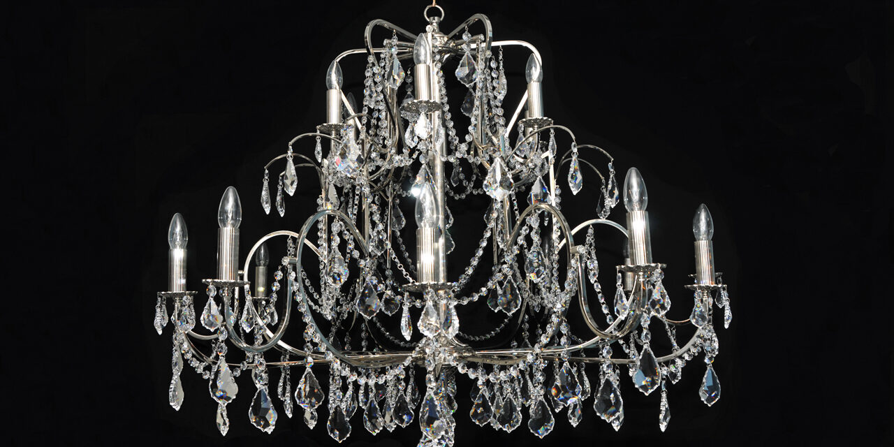 arana_con_caireles_de_15_brazos_fabricada_en_bronce_lampara_colgante_de_techo_con_caireles_lampara_de_techo_maria_teresa