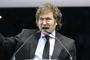 La nueva colonia / por: Horacio Rovelli