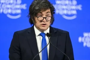 Milei... que dec&iacute;a de su nuevo vocero hace apenas cuatro a&ntilde;os "imb&eacute;cil total"