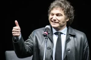 Milei... defendió la venta de tierras y vaticinó su reelección