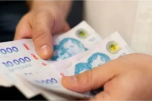 La informalidad alcanza al 70 % de los jóvenes y son los pobres los que más trabajan