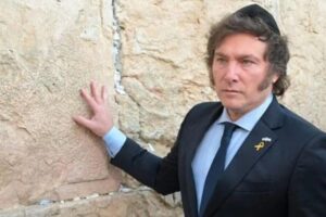 Milei... volvi&oacute; a defender a Adorni &ldquo;es honesto, es inocente&rdquo;