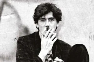 Los dinosaurios, esa traves&iacute;a relatada por Charly Garc&iacute;a / por: Jorge Garacotche