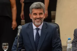 Ulpiano Suarez... anunció que los preventores de Capital portarán Taser