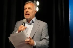 Cornejo... la mayoría de las familias de Mendoza no llega a fin de mes