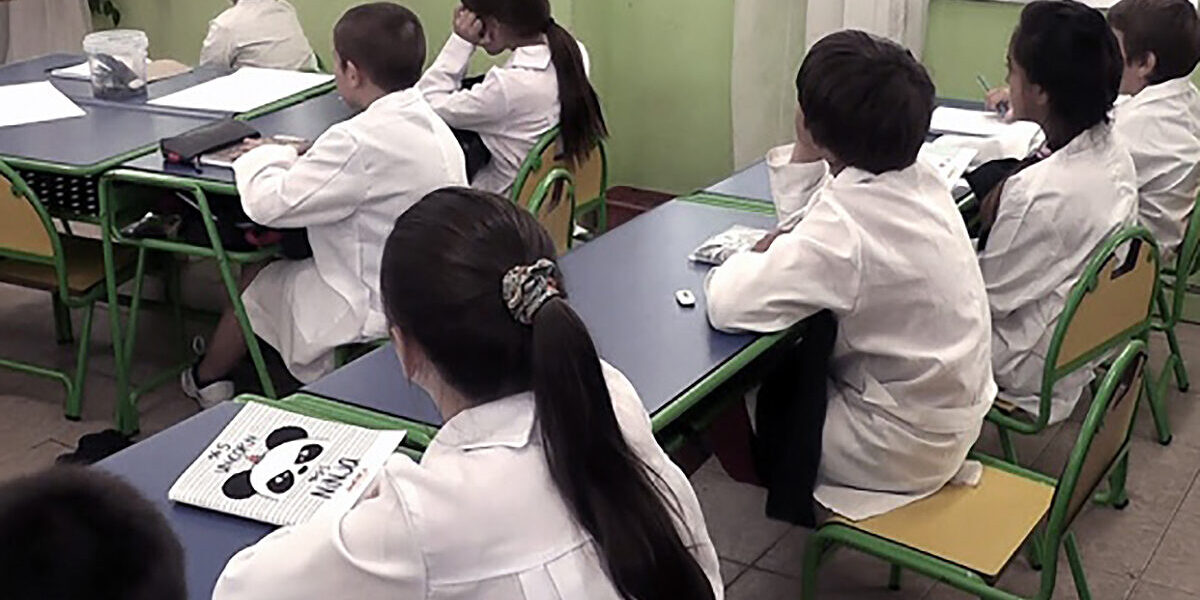 l-36-de-las-escuelas-bonaerenses-y-más-de-255-mil-alumnos-bonaerenses-tendrán-una-hora-más-de-clase