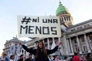 Complejo materno y femicidio / por: Lautaro El&iacute;as Pina