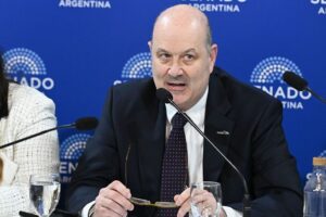 El gobierno prepara una Ley bases II, qué sectores se desregularían