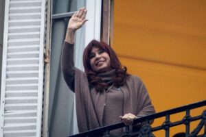 Cristina presidenta, aunque tantos trabajen para bajarle el precio