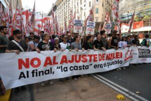 Argentina en crecimiento, crecen despidos, desalojos y quiebras / por: Alberto Nadra