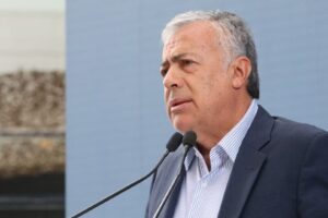 Cornejo... Kobrea pag&oacute; otro cheque para asegurar 7 proyectos de cobre
