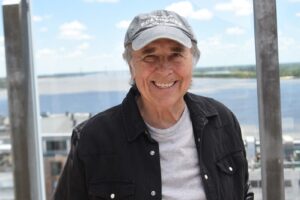 ADN Serrat (tercera parte), Aquellas peque&ntilde;as cosas y m&aacute;s canciones&nbsp;
