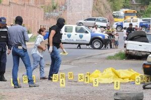 Violencia en Centroamérica, segunda parte / por: Marcelo Colussi y Mario S. de León